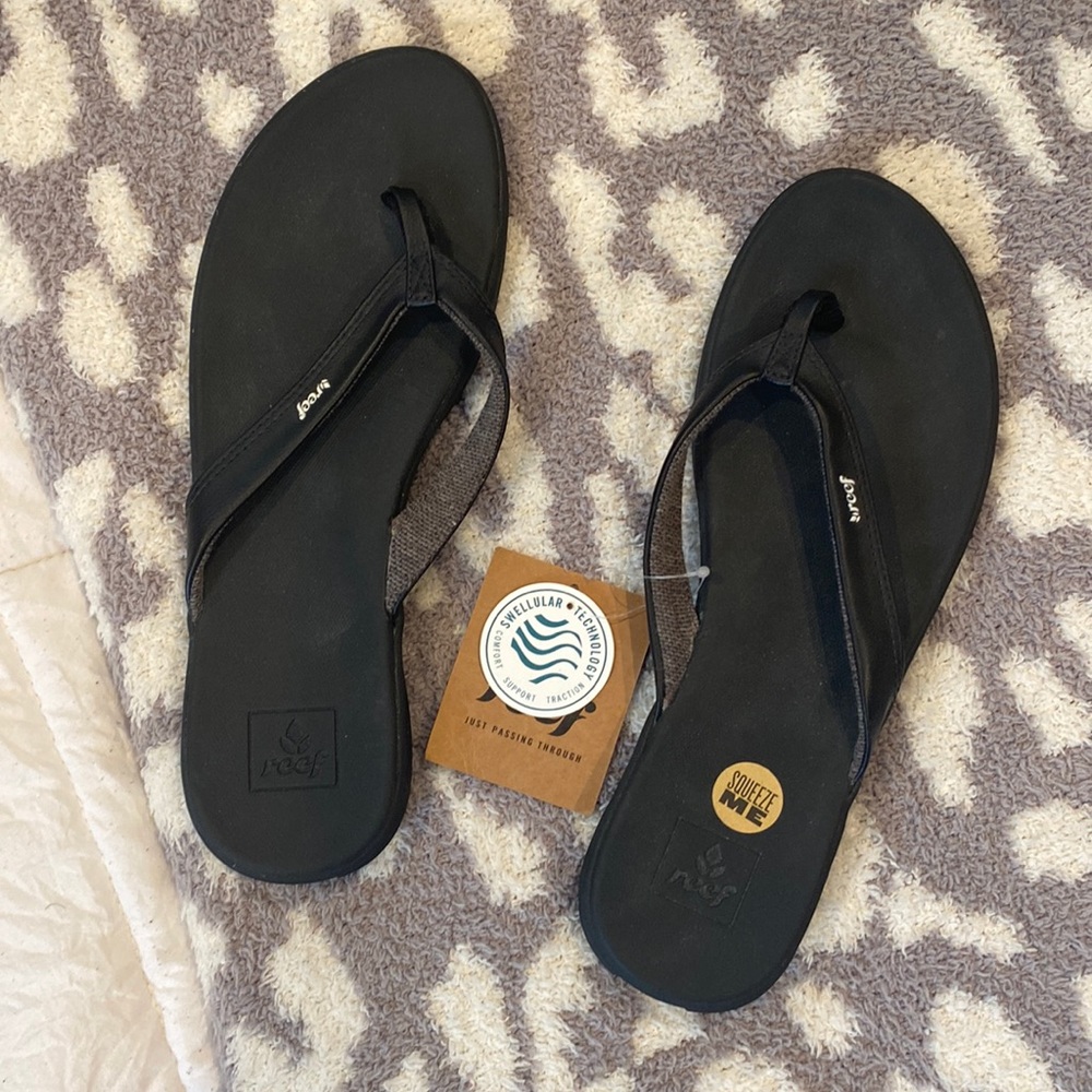 Black Reef flip flop sandals